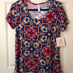 LuLaRoe classic tee, size small